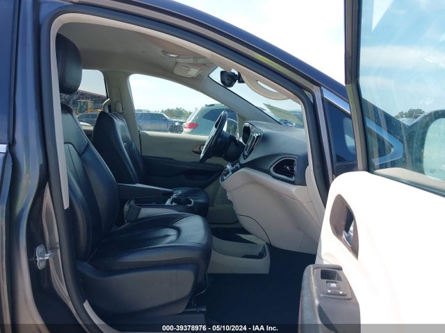 2C4RC1BG7KR655070 Chrysler Pacifica Touring L