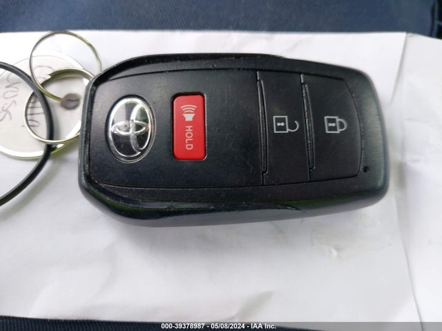 Toyota Corolla Cross Le 2022 7MUCAAAG3NV025397 Image 11