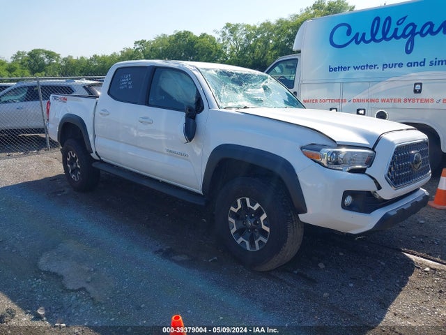 Toyota Tacoma Trd Off Road 2018 5TFCZ5AN4JX161891 main image