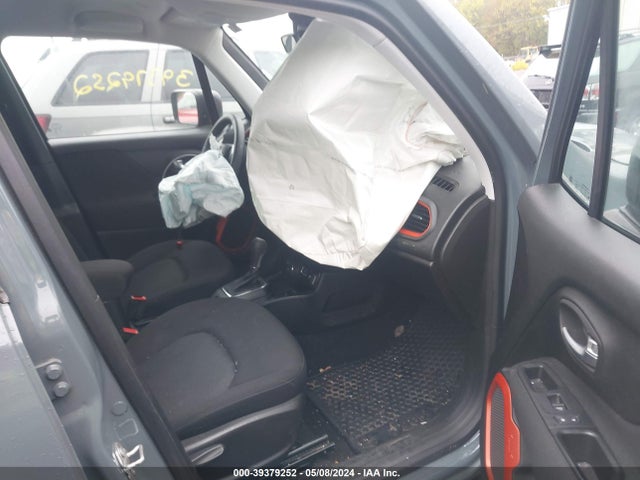 ZACCJBAB0JPJ15180 Jeep Renegade Upland Edition 4x4
