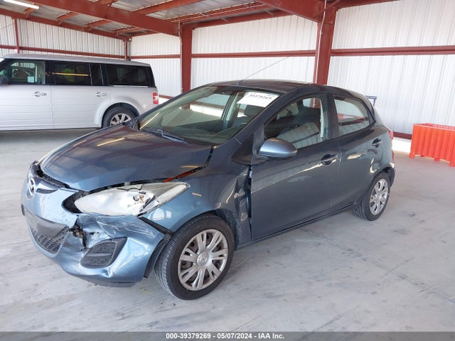 Mazda Mazda2 Sport 2014 JM1DE1KZ0E0182553 Image 2