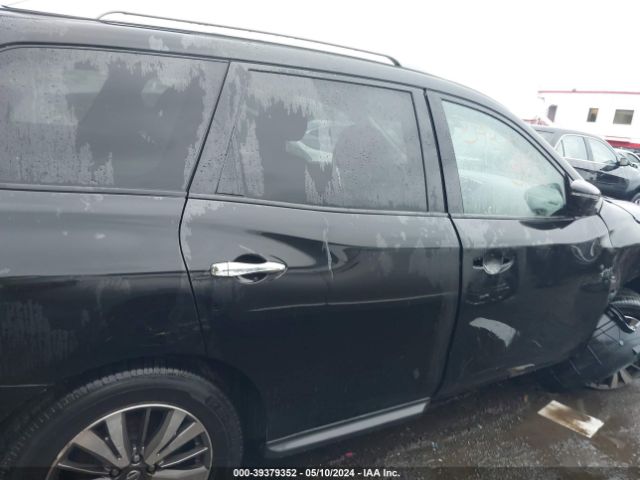 5N1DR2MM6HC673817 Nissan Pathfinder S