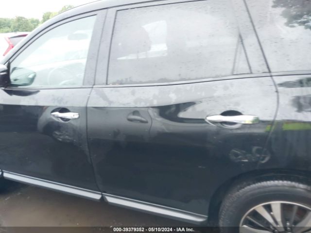 5N1DR2MM6HC673817 Nissan Pathfinder S