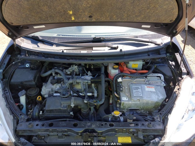 Toyota Prius C Three 2014 JTDKDTB3XE1065588 Image 10