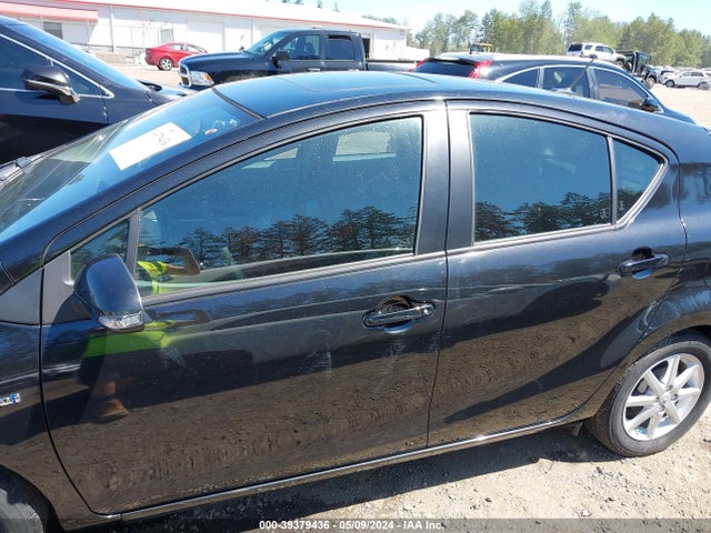 Toyota Prius C Three 2014 JTDKDTB3XE1065588 Image 15