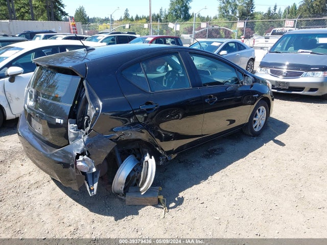 Toyota Prius C Three 2014 JTDKDTB3XE1065588 Image 4