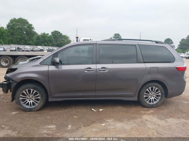 5TDYZ3DC4KS994215 Toyota Sienna Xle 8 Passenger