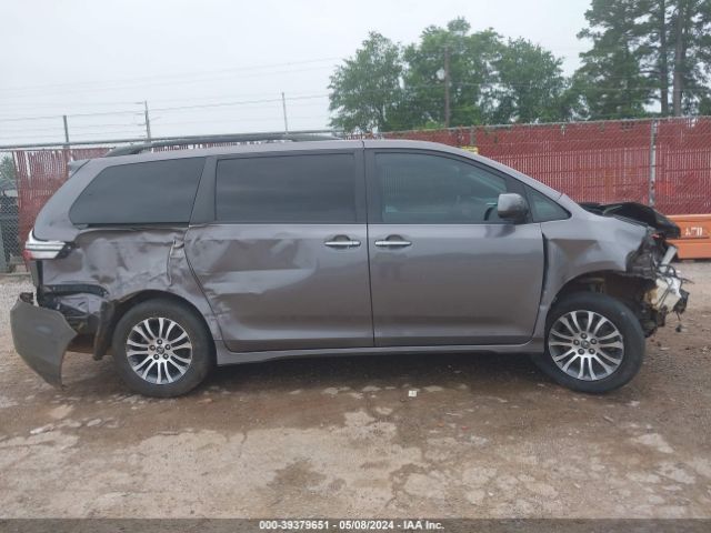 5TDYZ3DC4KS994215 Toyota Sienna Xle 8 Passenger