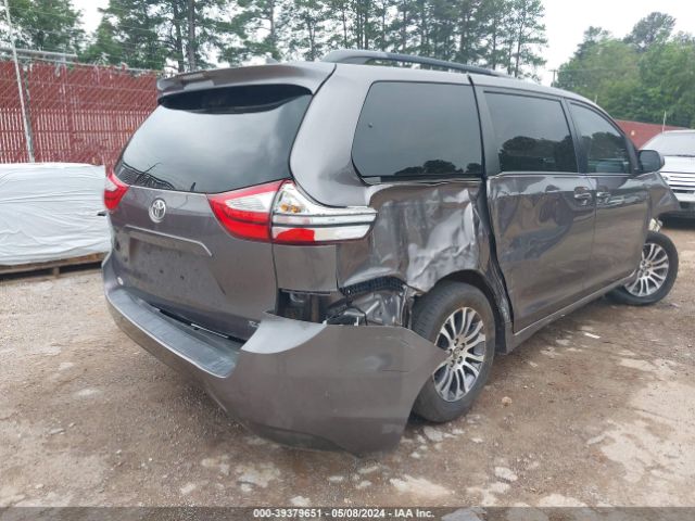 5TDYZ3DC4KS994215 Toyota Sienna Xle 8 Passenger