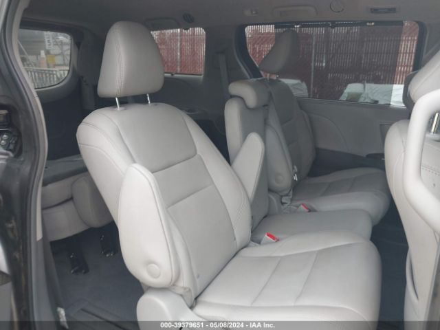 5TDYZ3DC4KS994215 Toyota Sienna Xle 8 Passenger