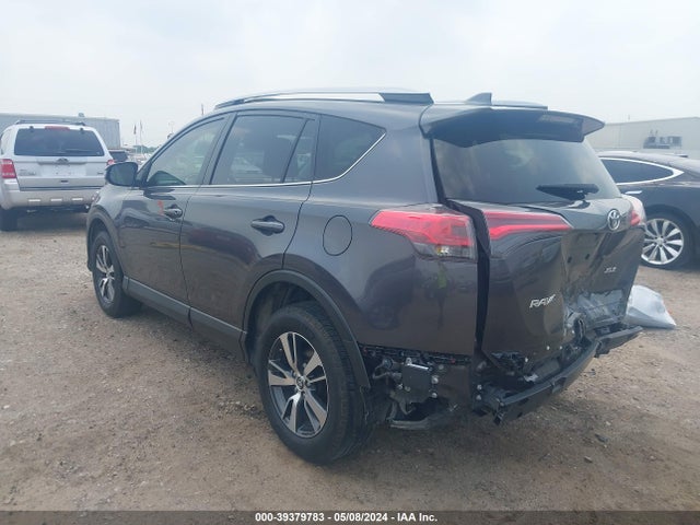 Toyota Rav4 Xle 2018 JTMWFREV8JJ732860 Image 3