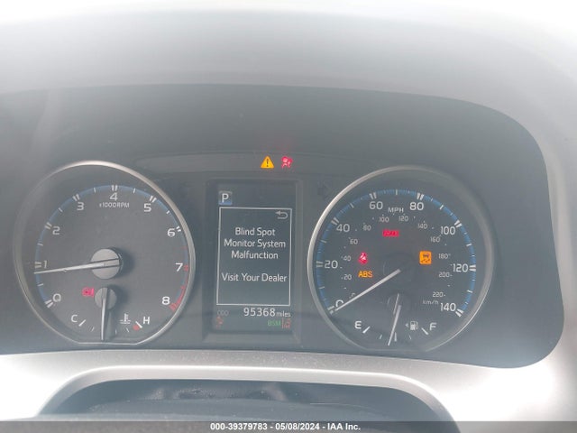 Toyota Rav4 Xle 2018 JTMWFREV8JJ732860 Image 7