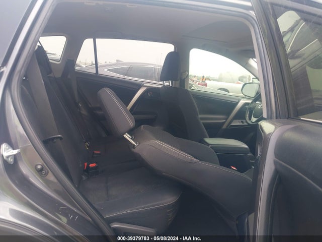 Toyota Rav4 Xle 2018 JTMWFREV8JJ732860 Image 8
