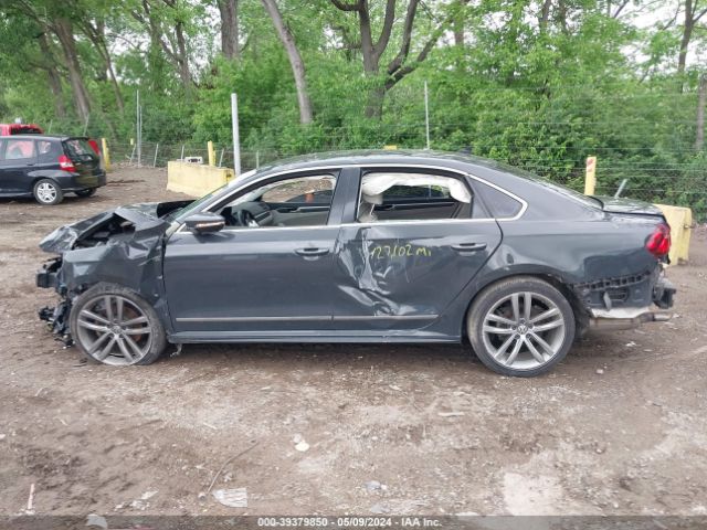 1VWDT7A37HC055451 Volkswagen Passat 1.8t R-line