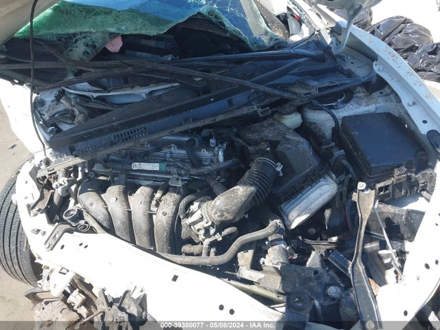 Toyota COROLLA LE 2018 5YFBURHE8JP744180 Image 10