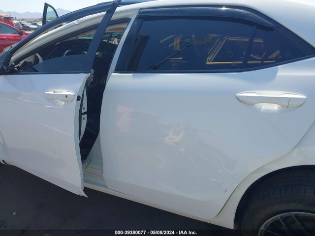 Toyota COROLLA LE 2018 5YFBURHE8JP744180 Image 13