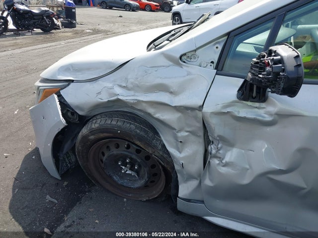 Toyota COROLLA LE 2020 5YFEPRAE6LP004158 Image 6