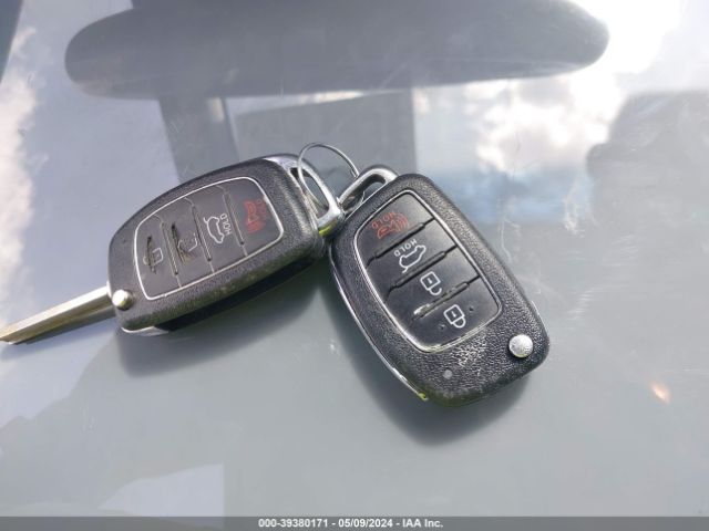 KM8SM4HF9HU194959 Hyundai Santa Fe Se