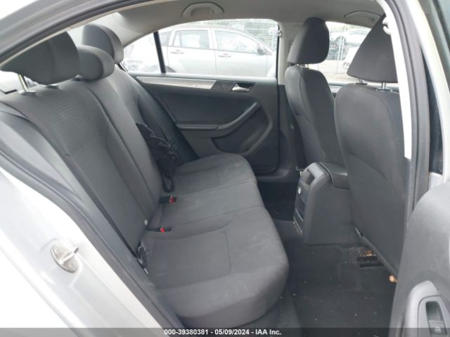 3VWD17AJ1FM268900 Volkswagen Jetta 1.8t Se