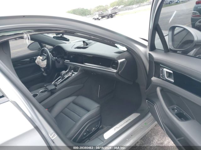 WP0AJ2A77NL100126 Porsche PANAMERA 4