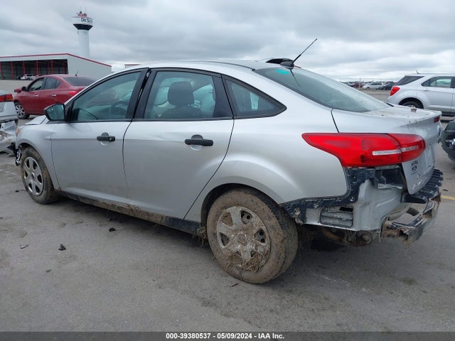 Ford FOCUS S 2015 1FADP3E20FL298801 Image 3