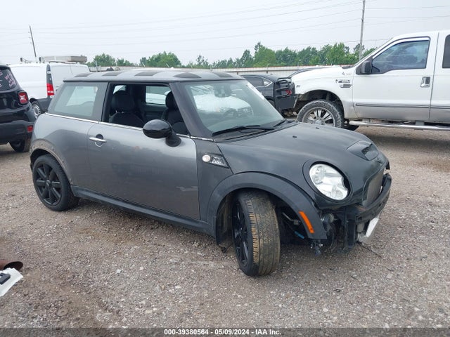 2010 MINI COOPER WMWMF7C56ATX45381 Photo 0