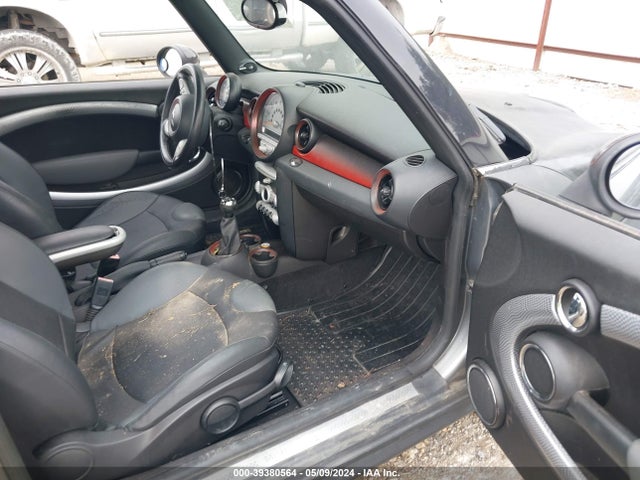 2010 MINI COOPER WMWMF7C56ATX45381 Photo 4
