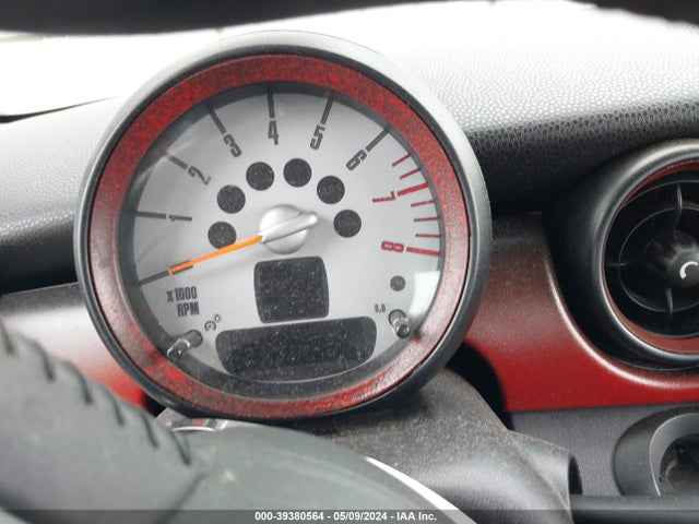 2010 MINI COOPER WMWMF7C56ATX45381 Photo 6