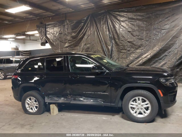 1C4RJHAG8PC528943 Jeep Grand Cherokee Laredo 4x4