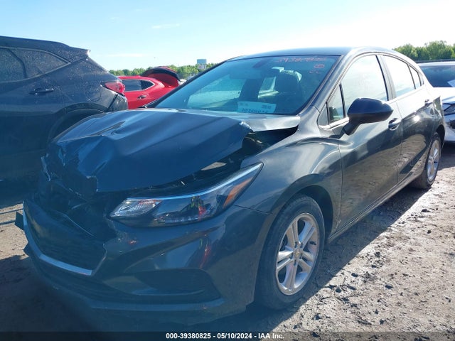 Chevrolet Cruze Lt Auto 2018 3G1BE6SM1JS650973 Image 2