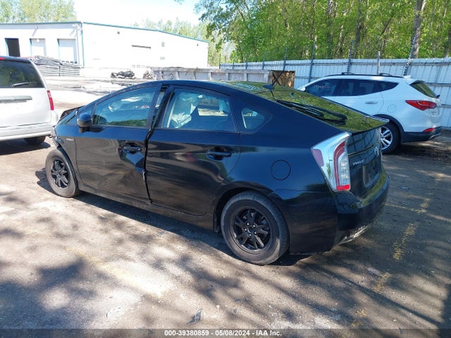 Toyota Prius Three 2014 JTDKN3DU2E0375730 Image 3
