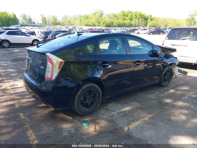 Toyota Prius Three 2014 JTDKN3DU2E0375730 Image 4