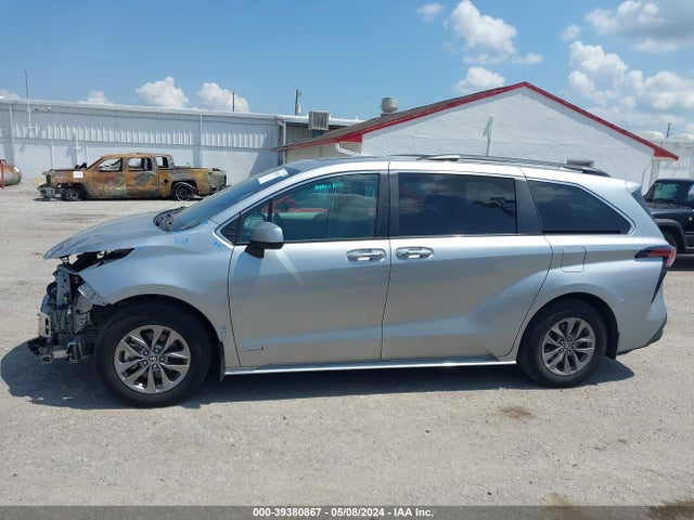Toyota SIENNA XLE 2021 5TDJRKEC3MS002871 Image 15