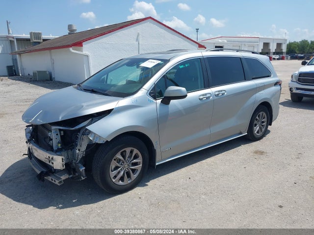 Toyota SIENNA XLE 2021 5TDJRKEC3MS002871 Image 2