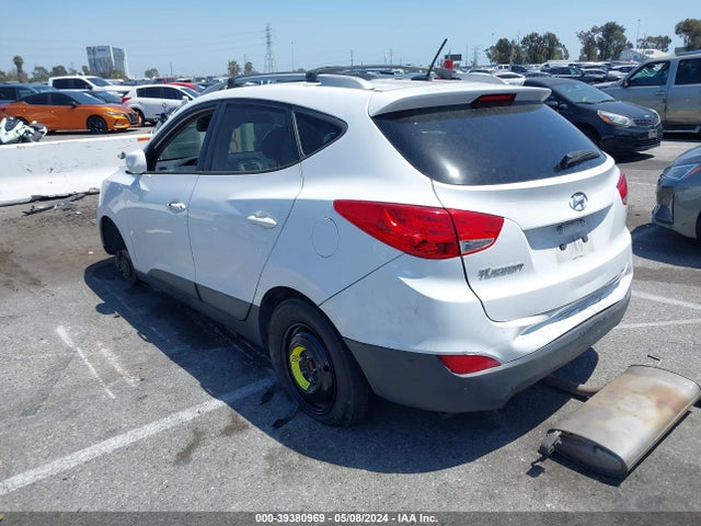 Hyundai TUCSON SE 2015 KM8JU3AG2FU055603 Image 3