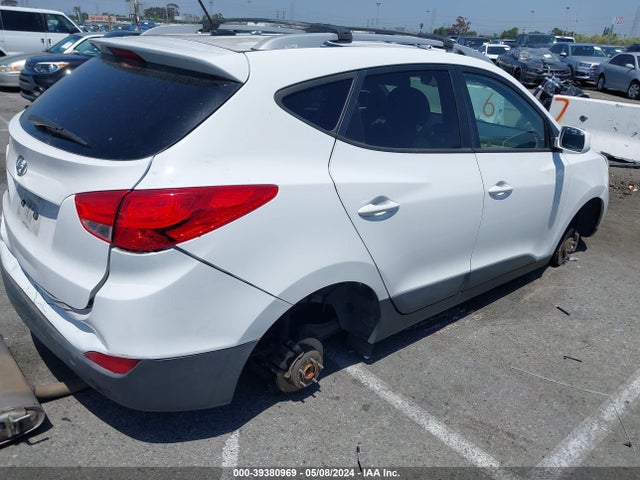 Hyundai TUCSON SE 2015 KM8JU3AG2FU055603 Image 4