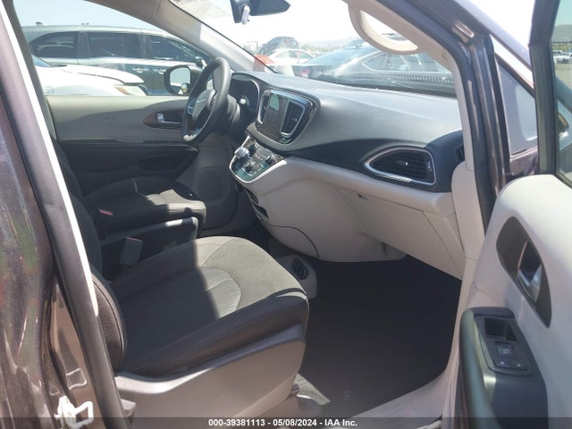Chrysler Pacifica Touring 2017 2C4RC1DG0HR804327 Image 5