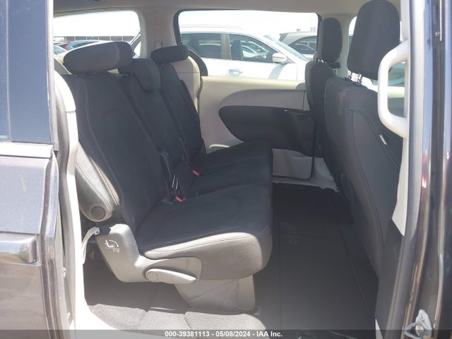 Chrysler Pacifica Touring 2017 2C4RC1DG0HR804327 Image 8