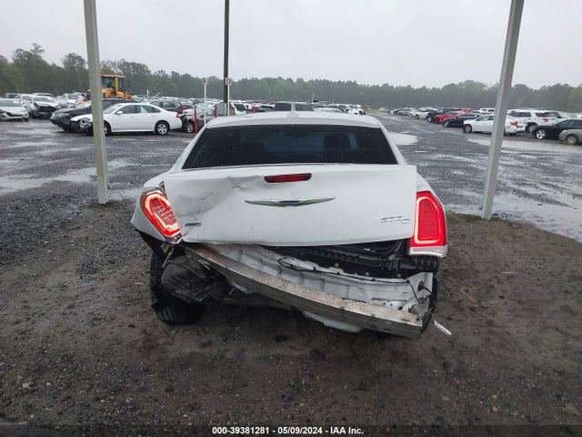 Chrysler 300c Awd 2015 2C3CCAKG9FH757170 Image 16