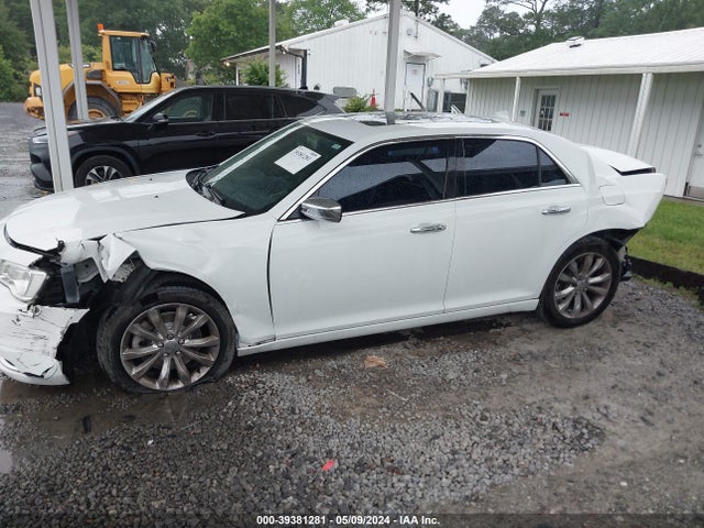 Chrysler 300c Awd 2015 2C3CCAKG9FH757170 Image 2