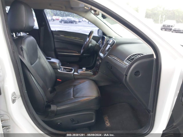 Chrysler 300c Awd 2015 2C3CCAKG9FH757170 Image 5