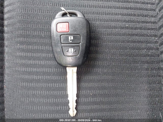 Toyota RAV4 LE 2017 2T3ZFREV6HW325404 Image 11