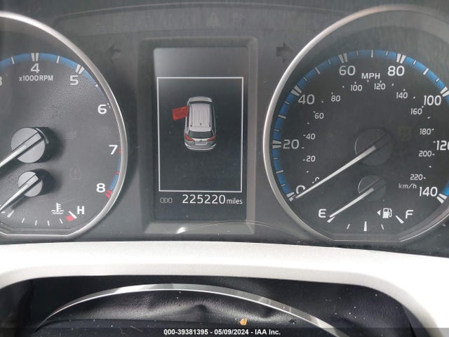 Toyota RAV4 LE 2017 2T3ZFREV6HW325404 Image 7