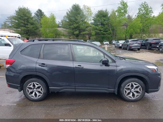 JF2SKAGC5KH532553 Subaru Forester Premium