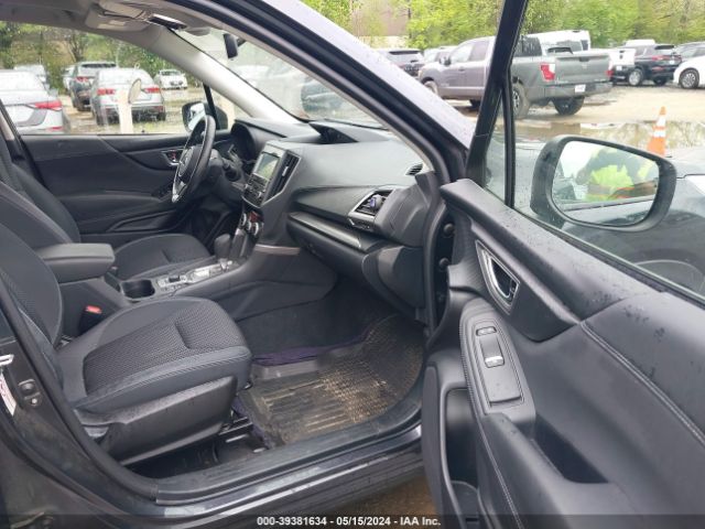 JF2SKAGC5KH532553 Subaru Forester Premium