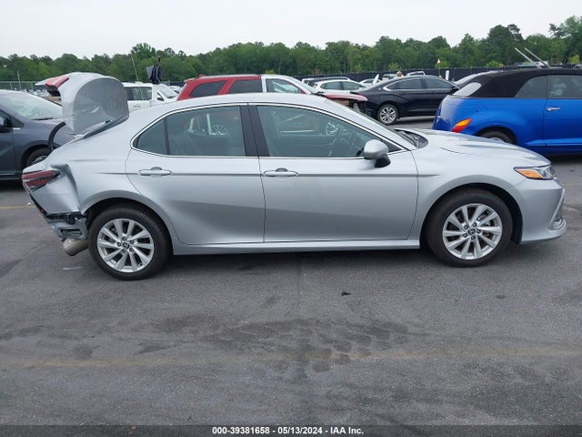 Toyota CAMRY LE 2024 4T1C11AK2RU210018 Image 13