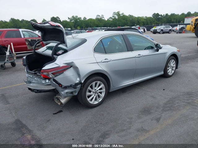Toyota CAMRY LE 2024 4T1C11AK2RU210018 Image 4