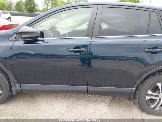 Toyota RAV4 LE 2017 JTMBFREV3HJ713304 Image 14