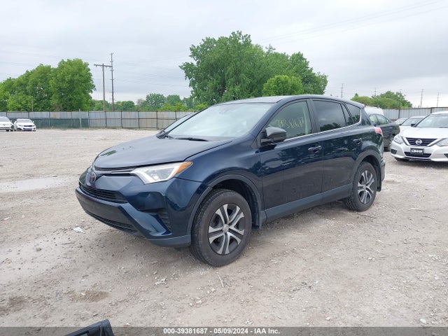 Toyota RAV4 LE 2017 JTMBFREV3HJ713304 Image 2