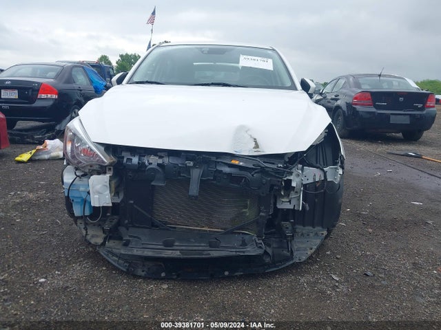Toyota YARIS LE 2020 3MYDLBJV4LY700386 Image 13